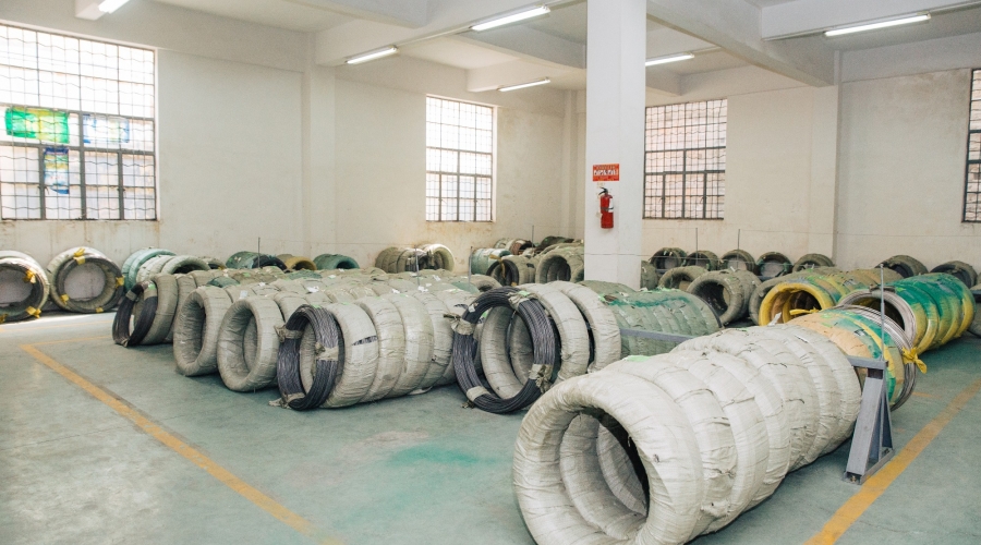 新藝螺絲廠材料倉02